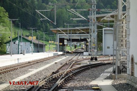 stanica Laubenbachmühle, so súpravou Himmelstreppe v pozadí. Po hodine pobytu opúšťame Laubenbachmühle, 26.05.2019 © Juraj Földes
