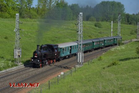 Parní vlak Č.Třebová - Letovice vjíždí do Opatova, 1.6.2019. © Pavel Stejskal