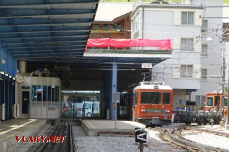 Zermatt, nádraží Gornergratbahn s jednotkou Bhe 4/8