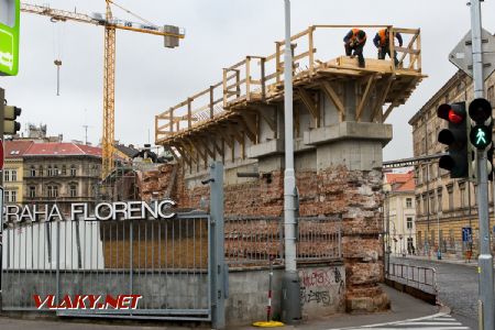 09.11.2018 - Praha, Negrelliho viadukt: spojovací Karlínský viadukt © Jiří Řechka