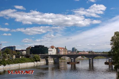 13.05.2019 - Praha, Negrelliho viadukt: klenby viaduktu přes Vltavu © Jiří Řechka