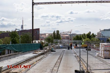 13.05.2019 - Praha, Negrelliho viadukt: nově položená betonová deska © Jiří Řechka