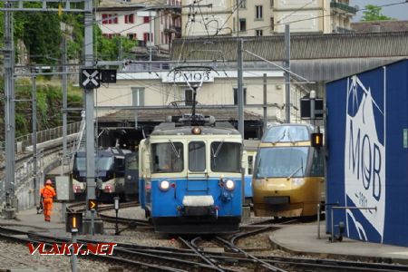 Montreux, jednotka ABDe 8/8 vyjíždí z odstavného nádraží, vpravo řídící vůz ř. As, 15.6.2019 © Jiří Mazal