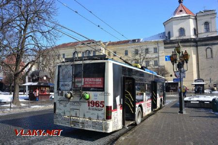 26.02.2018 - Lvov, prospekt Svobody, trolejbus LAZ E183D1 ev.č. 110 © Václav Vyskočil
