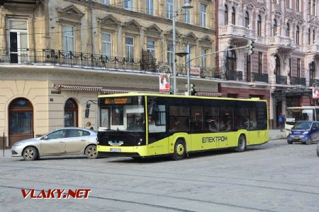 27.02.2018 - Lvov, prospekt Svobody, autobus Elektron © Václav Vyskočil