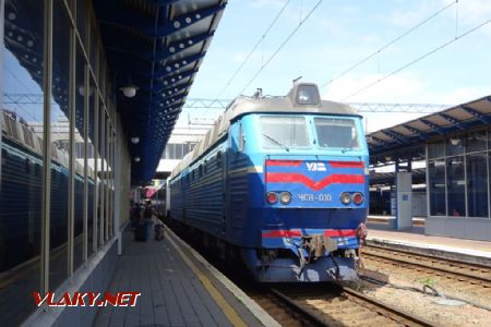 Kyjiv-Pass, lokomotiva ř. ČS8, 5.8.2019 © Jiří Mazal