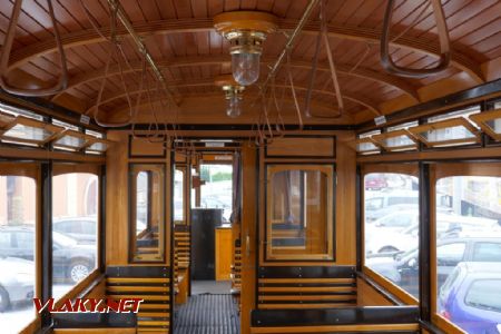 Innsbruck: interiér historické tramvaje, 10.8.2019 © Libor Peltan