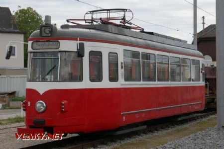 Vorchdorf: Duewag gmundenské tramvaje ze strany bez dveří, 11.8.2019 © Libor Peltan