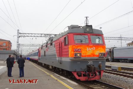 Irkutsk, lokomotiva ř. EP1 s vlakem do Ulaanbaataru, 13.8.2019 © Jiří Mazal