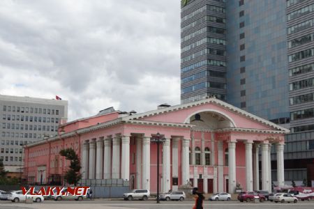 Ulaanbaatar, Sukhbaataské náměstí, státní opera a balet , 15.8.2019 © Jiří Mazal