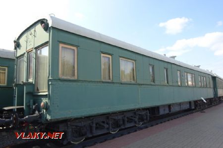 Moskevské železniční muzeum, šestinápravový vůz č. 70032 z r. 1911 byl původně 1. třídy, přestavěn ve 30. letech na služební, 7.8.2019 © Jiří Mazal