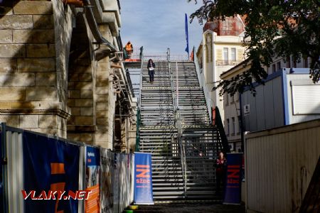 29.09.2019 - Praha, ul. Prvního pluku: připravené schodiště pro návštěvníky © Jiří Řechka