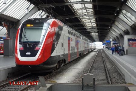 Zürich Hauptbahnhof, RaBDe Twindexx Swiss Express ''St. Gallen'' pôjde ako IC 3 smerom na Chur, 6.9.2019 © Juraj Földes