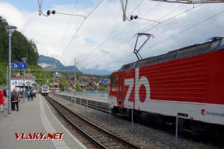 Naša jednotka do Interlakenu Ost vchádza do stanice, 7.9.2019 © Juraj Földes