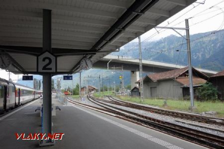 Interlaken Ost, prestup na vlak normálneho rozchodu, vpravo sú koľaje s metrovým rozchodom aj na Jungfraujoch, 7.9.2019 © Juraj Földes