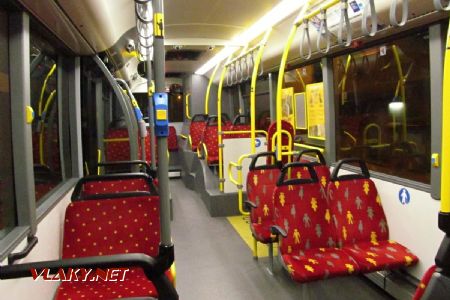 23.08.2018 – Welkenraedt: přesvětlený interiér autobusu Van Hool © Dominik Havel