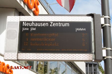 27.08.2018 – Neuhausen: vozítko linky 12 je i v informačním systému © Dominik Havel