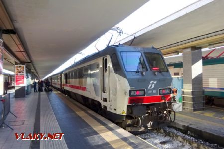 Napoli Centrale, lokomotiva ř. E401 s IC do Říma, 31.12.2019 © Jiří Mazal