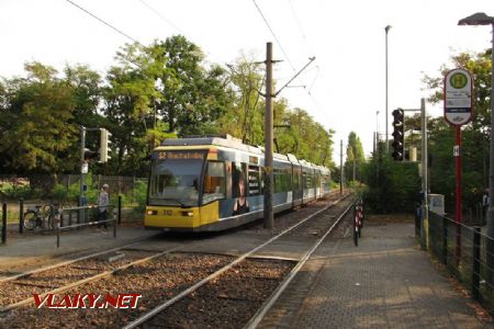 28.08.2018 – Karlsruhe: tramvaj GT8-70D/N na lince jedoucí za hranice Karlsruhe do Rheinstettenu © Dominik Havel