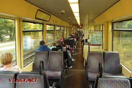 28.08.2018 – Karlsruhe: interiér tramvaje GT8-70D/N na lince S2 – logické členění a vysoké pohodlí © Dominik Havel