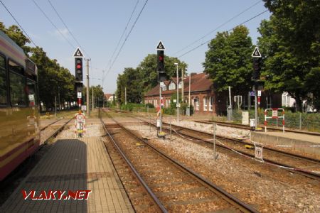 28.08.2018 – Ettlingen Stadt: železniční návěstidla, ale v troleji je 750 V… © Dominik Havel