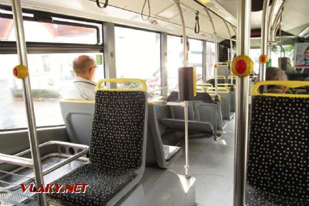 29.08.2018 – Karlsruhe: interiér autobusu MB Citaro 1. generace s atypickou jednosedačkou © Dominik Havel