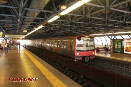 12.03.2019 – Lisabon: stanice metra Campo Grande, neprůchozí souprava © Dominik Havel