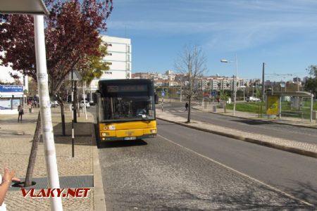 12.03.2019 – Almada: v sousedství zastávky tramvaje Cova da Piedade se nachází autobusová zastávka Centro Sul © Dominik Havel