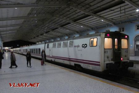 12.03.2019 – Lisabon: noční vlak (Trenhotel) Talgo do Madridu – generátorový vůz © Dominik Havel