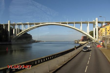 13.03.2019 – Porto: dálniční most Ponte da Arrábida © Dominik Havel