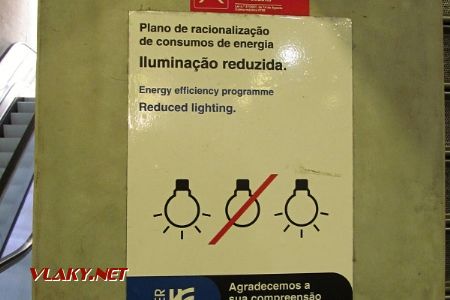13.03.2019 – Ermesinde: plán redukce osvětlení – kéž by se dostal i do interiérů železničních vozidel © Dominik Havel