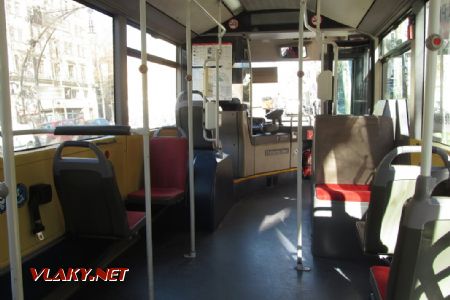 15.03.2019 – Barcelona: spartánský interiér autobusu MB Citaro © Dominik Havel