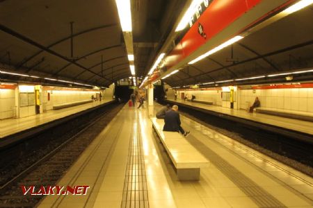 15.03.2019 – Barcelona: Glòries, stanice linky L1 s nástupišti z obou stran koleje © Dominik Havel
