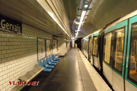 16.03.2019 – Paříž: Pré-Saint-Gervais (7bis), soupravy tu mají asi dvě minuty pobyt © Dominik Havel