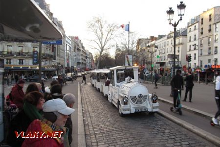 16.03.2019 – Paříž: Pigalle, turistický vláček, koloběžky… © Dominik Havel