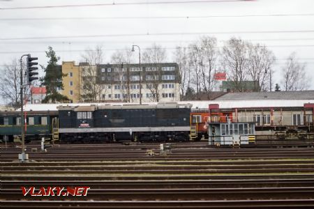 10.03.2020 - Pardubice: 770.542 přes okno vlaku © Jiří Řechka