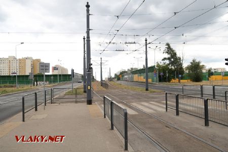 04.07.2019 – Varšava: křižování tramvajových tratí u zastávky Dywizjonu 303 © Dominik Havel