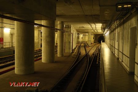 04.07.2019 – Varšava: odbočka plánované třetí linky metra do Gocławi ve stanici druhé linky metra Stadion Narodowy © Dominik Havel