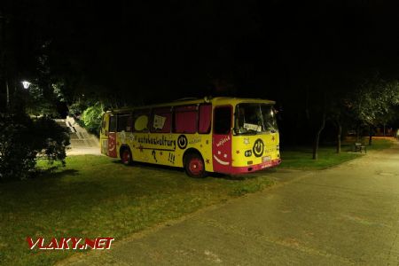 04.07.2019 – Olsztyn: kultovní autobus typu Autosan H9 stojí odstavený jako ''kulturní autobus'' v parku Podzamcze © Dominik Havel