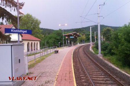 Klotildliget: Modernizovaná zastávka na trati do Esztergomu © Tomáš Kraus, 20.6.2019
