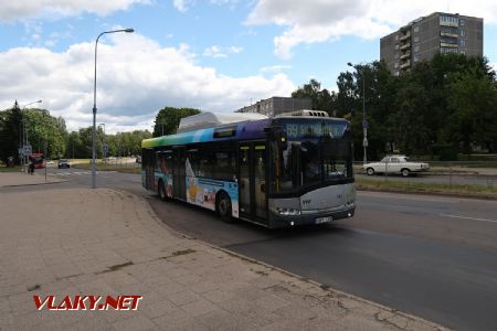 06.07.2019 – Vilnius: autobus typu Solaris Urbino III 12 CNG z roku 2014 přijíždí na lince 69 do zastávky Lazdynai © Dominik Havel