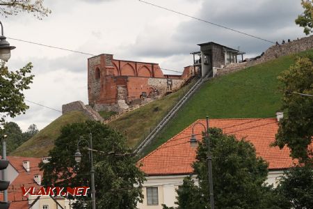 06.07.2019 – Vilnius: šikmý výtah na hrad jezdil v letech 2003-2016, toho času je mimo provoz © Dominik Havel