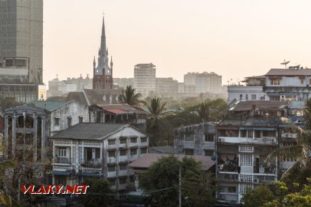 Marec 2020 - Yangon podvečer © Tomáš Votava