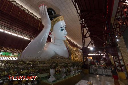 Marec 2020 - Žiadna planá skromnosť prevedenia, Pagoda Yangon © Tomáš Votava