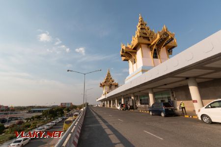 Marec 2020 - Letisko Mandalay © Tomáš Votava