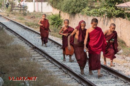 Marec 2020 - Budúci svätí muži na trati Yangon - Mandalay © Tomáš Votava