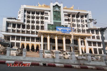 Marec 2020 - Mandalay Hlavné. S hotelmi navrch © Tomáš Votava
