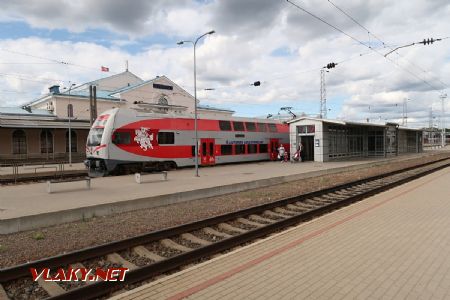 06.07.2019 – Vilnius: elektrická jednotka řady EJ575 LG Keleiviams z roku 2012 před odjezdem s osobním vlakem do Trakai © Dominik Havel