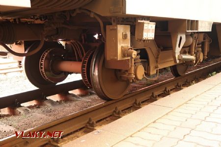 06.07.2019 – Velkoryse řešený podvozek motorové jednotky řady 730ML LG Keleiviams z Pesy © Dominik Havel