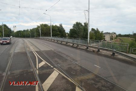 07.07.2019 – Daugavpils: most přes železniční trať do Minsku u tramvajové zastávky Cietokšņa iela © Dominik Havel